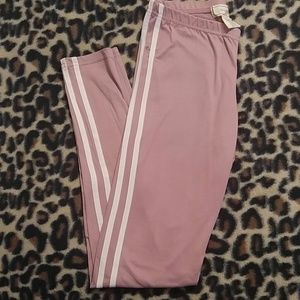 No comment leggins. Super soft!